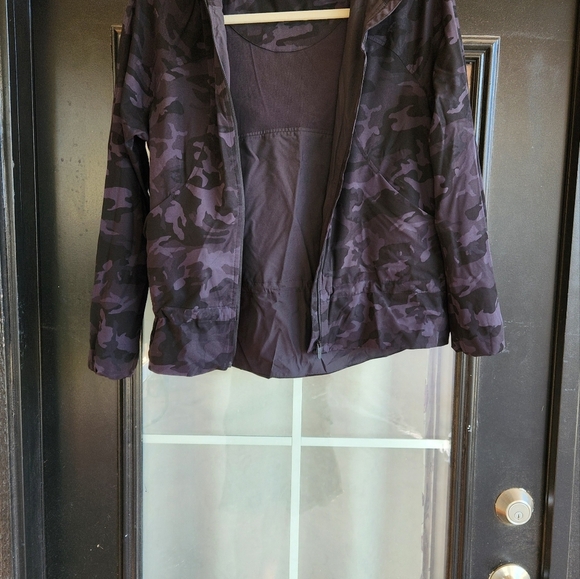 Lululemon Pack‎ It Up JacketIncognito Camo - Picture 3 of 13